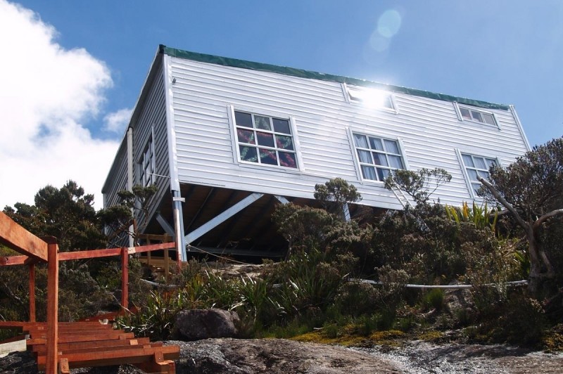 Temporary Water Shortage at Pendant Hut (Mount Kinabalu) Travelogue